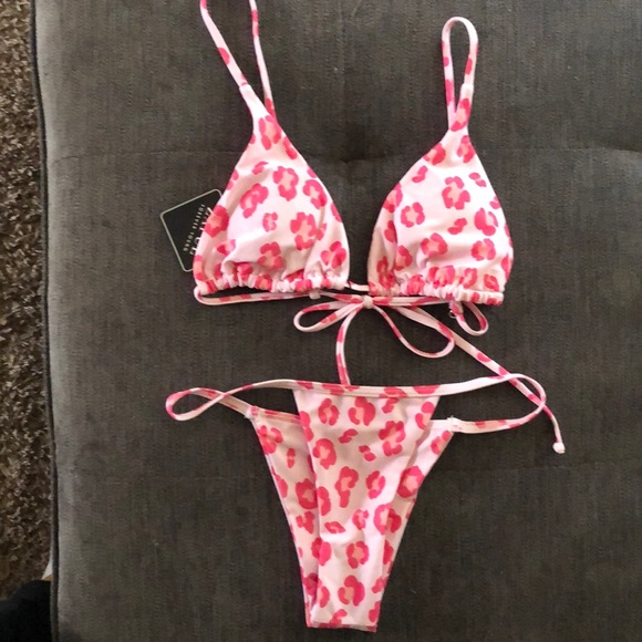 pink and white leopard print bikini